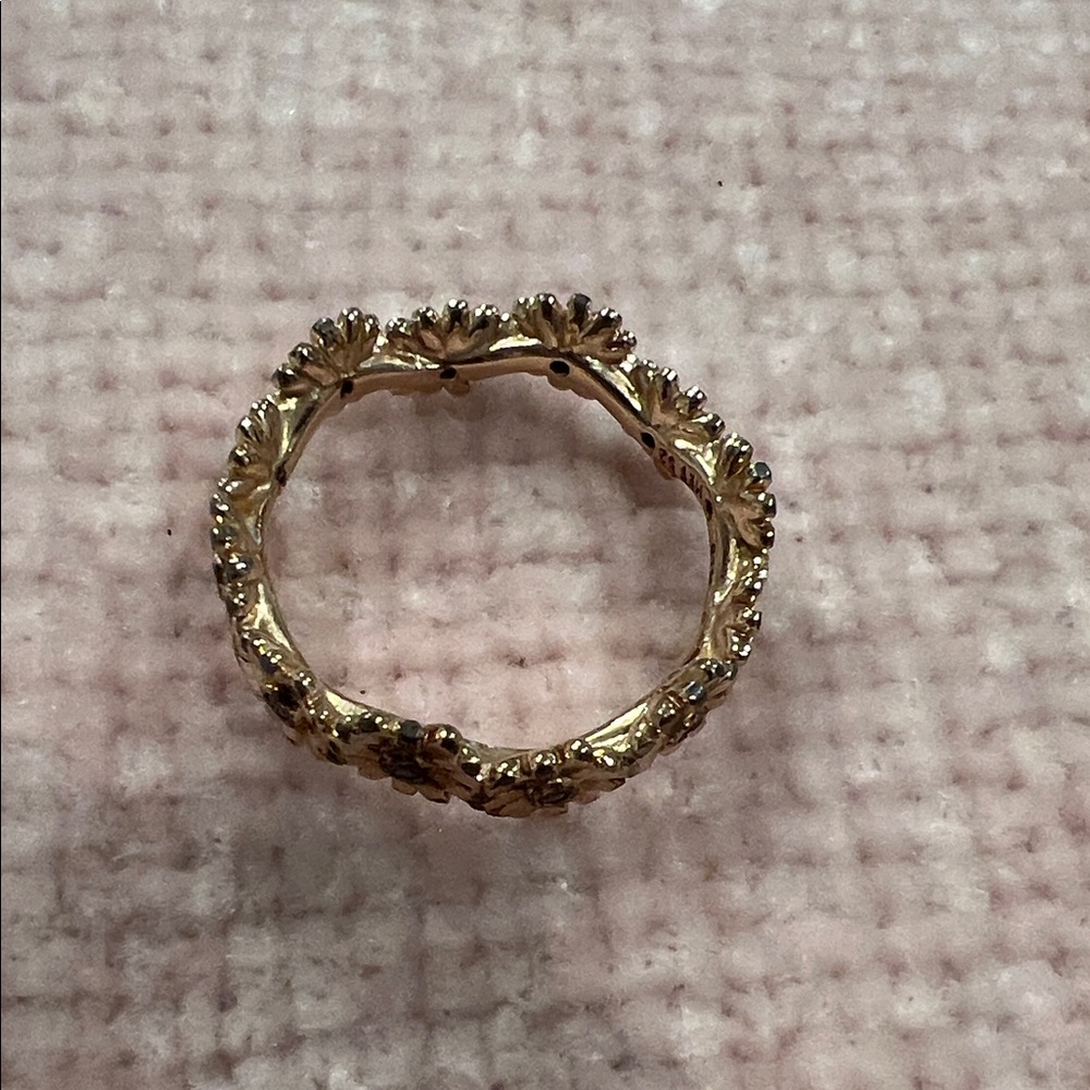 Pandora Gold and Silver Daisy Ring - Picture 2 of 15